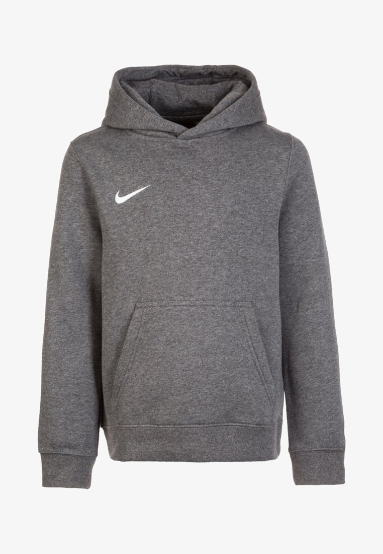 Felpa Nike di colore grigio scuro con tasca frontale, maniche lunghe e logo Nike swoosh bianco sul lato sinistro del petto.