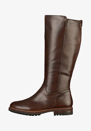 Bota alta de cuero marrón hasta la rodilla con textura lisa, punta redondeada, tacón resistente y detalle mínimo de costuras a lo largo de los bordes.