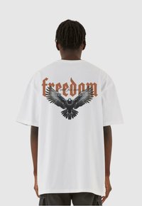 MJ Gonzales BRAVE SOAR HEAVY OVERSIZED  - Print T-shirt - white