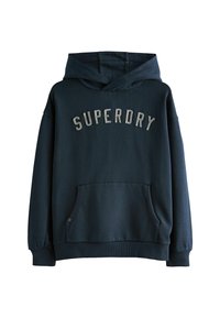 Sudadera azul marino con el logotipo bordado de "SUPERDRY" en el pecho, bolsillo delantero, puños y dobladillo acanalados, con una textura suave.