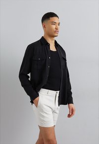 Theory CURTIS  - Shortsit - sand