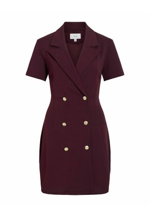 Rochie-sacou scurtă, cu mâneci scurte, de culoare mov închis, cu revere late și șase nasturi aurii aranjați în stil cu două rânduri.