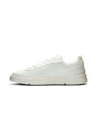 On THE ROGER ADVANTAGE - Trainers - white   white