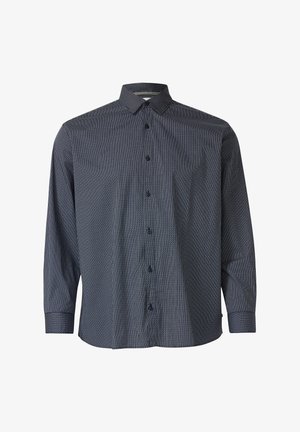 Camicia da uomo a maniche lunghe con bottoni in blu scuro navy con sottili righe verticali bianche. Presenta un colletto ampio e una tasca singola sul petto.