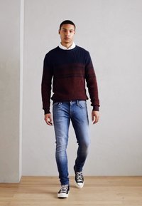 INDICODE JEANS Pulover - russet