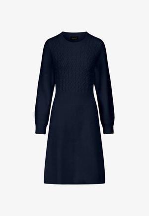 Abito lavorato a maglia blu navy con motivo a trecce, maniche lunghe, scollo rotondo e texture a costine. Forma a linea A con taglio al ginocchio.