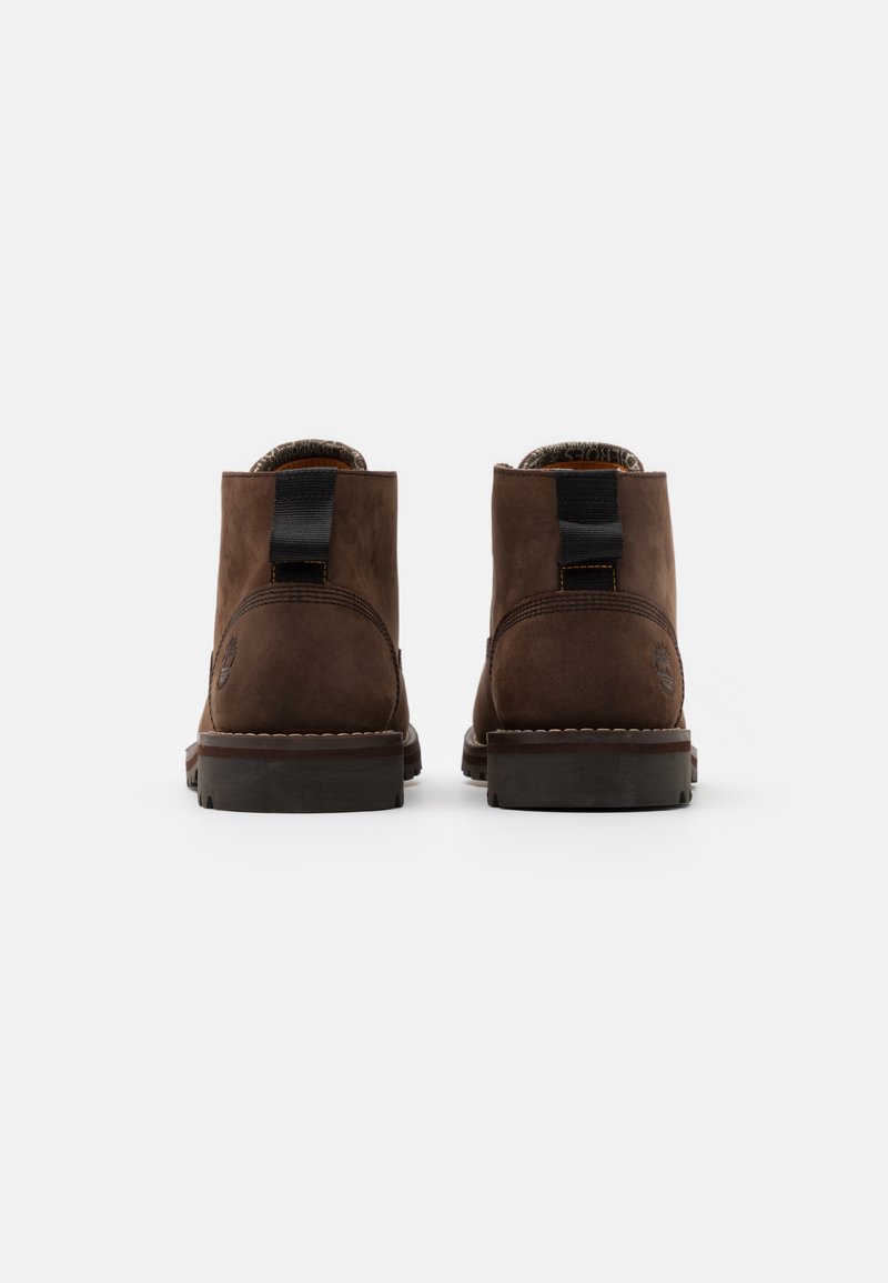 brown larchmont ii 3 eye chukka boots