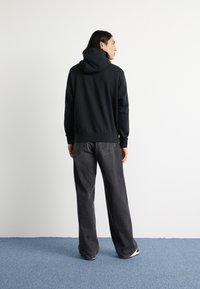 Thumbnail Image 4