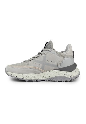 DORO WMN   - Scarpe da corsa su strada - gris