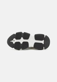 Steve Madden POSSESSION - Trainers - black/white