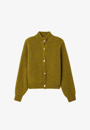 Hořčičně žlutý žebrovaný kardigan s vysokým límcem, zapínáním na pět knoflíků a dlouhými rukávy. Má měkkou texturu a volný střih.