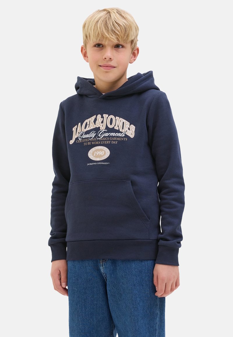 Marineblauer Hoodie mit Kängurutasche, ausgestattet mit einem weißen Logo-Druck auf der Brust und einer Kapuze mit Kordelzug. Weicher Stoff, lässige Passform.