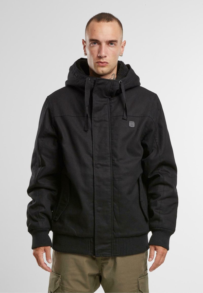 Stradivarius - Giacca Imbottita Con Cappuccio Nera - Foto 2