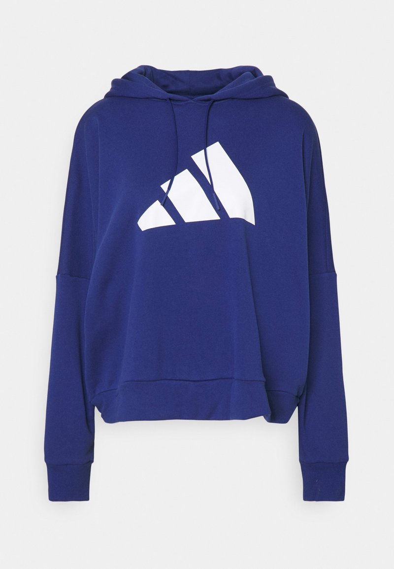 Sweat à capuche bleu à manches longues avec un logo triangulaire stylisé blanc sur la poitrine.