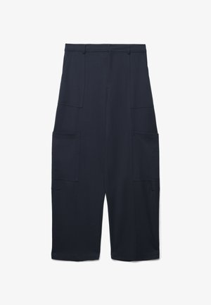 Pantaloni cargo blu navy realizzati in tessuto leggero, dotati di ampie tasche laterali, a gamba dritta e di lunghezza a metà polpaccio.