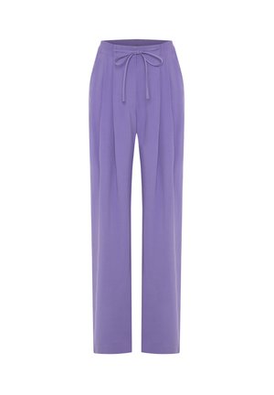 Lila, weit geschnittene Hose mit Kordelzugbund, die über vertikale Falten und eine glatte Stoffoberfläche verfügt. Lässiges Design für Komfort.