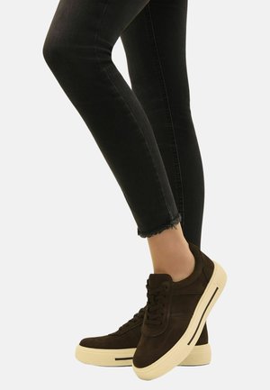Caprice SNEAKER - Baskets basses - dk brown comb