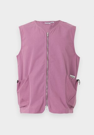 Bezrękawnik w kolorze mauve z zamkiem błyskawicznym z przodu i dwoma bocznymi kieszeniami z regulowanymi troczkami.