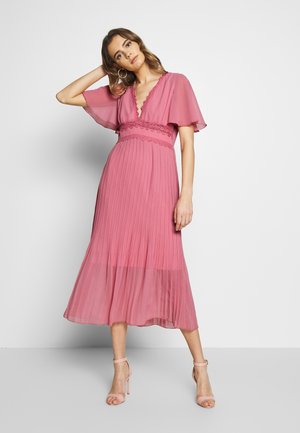 Vestido de cóctel - desert rose
