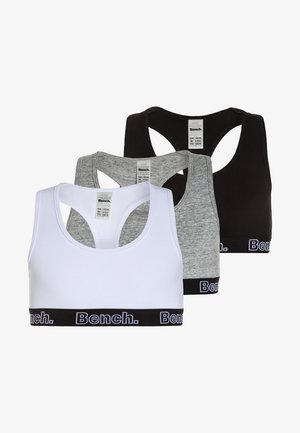 Drie tanktops in wit, grijs en zwart. Elke top heeft een racerback-ontwerp en een contrasterende zwarte band met "Bench." in het wit geschreven.