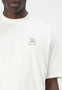 Thumbnail Image 7