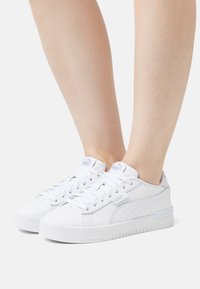 Puma - JADA RENEW - Sneaker low - white/silver Thumbnail-Bild 1