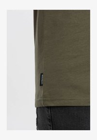 Seleccionado, dark olive