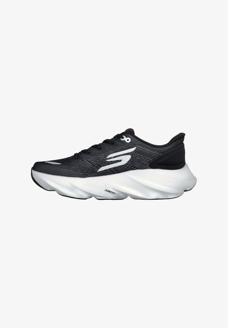 Zapatilla deportiva Skechers negra con logo blanco y suela blanca gruesa etiquetada como "Arch Fit", vista desde el lado exterior sobre un fondo blanco.