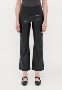 ONLY Tall ONLSMOOTH KICK FLARE - Nohavice - black