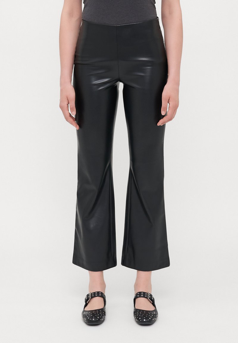 ONLY Tall ONLSMOOTH KICK FLARE - Nohavice - black