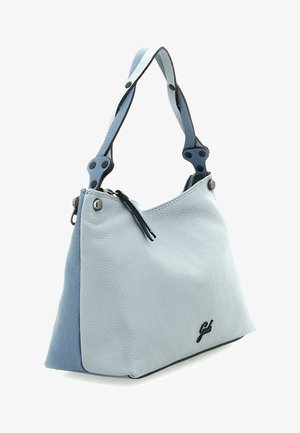 Borsa a tracolla in pelle di colore azzurro chiaro con texture, doppi manici, cursore della cerniera nero e piccolo logo del marchio nero sul lato anteriore.