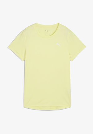 Dzeltena sporta T-kreklu izgatavota no viegla auduma, ar īsām piedurknēm un apaļu kakla izgriezumu. Balts logo uz krūtīm.