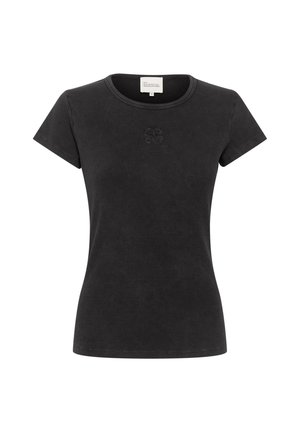 Czarna, dopasowana, prążkowana koszulka z krótkim rękawem, okrągłym dekoltem i małym wypukłym logo na środku klatki piersiowej.