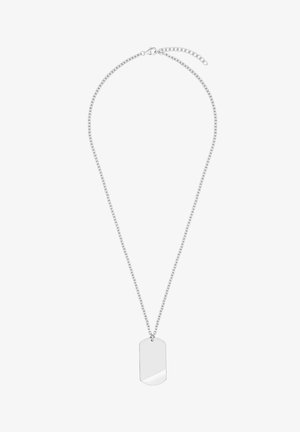 Zilveren ketting met een plat, rechthoekig hangertje. Het hangertje heeft een gepolijst oppervlak en een subtiele schuine snede aan de onderkant.