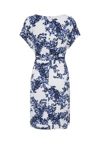 Hvid knælængde kjole med korte ærmer og blåt og sort blomsterprint, indsnævret talje, ingen synlige lukninger eller tilbehør.