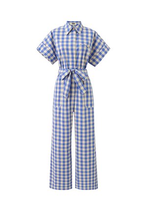 Combinaison à manches courtes à carreaux bleus et blancs avec col, ceinture nouée à la taille, poche poitrine et pantalons à jambes larges.