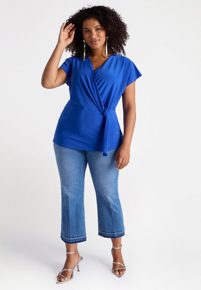 Fiorella Rubino CROPPED Flared Jeans blu/blue Zalando