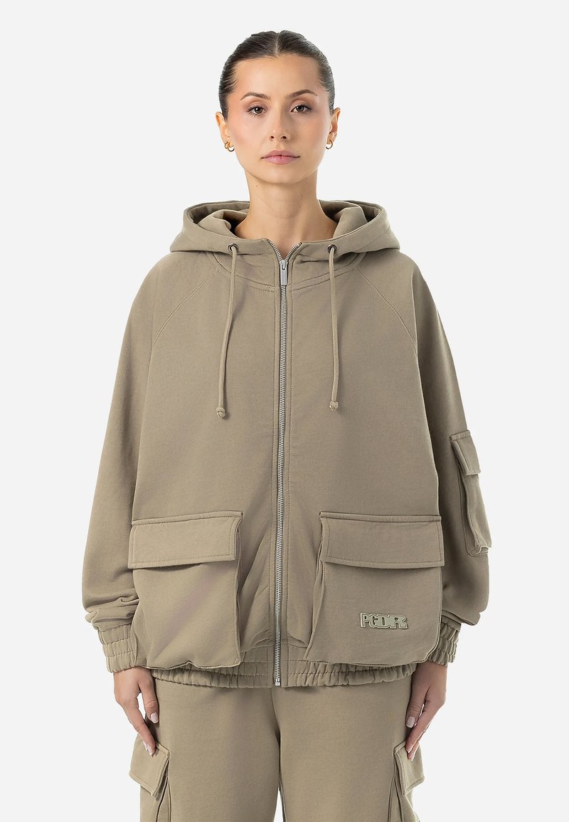 Pegador - NONA OVERSIZED - Cipzáras pulóver - washed desert taupe, Nagyítás