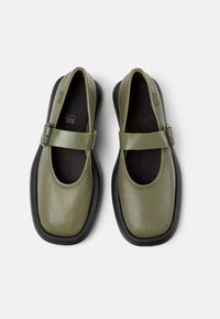 Camper ONDA - Bailarinas con hebilla - mittelgrün
