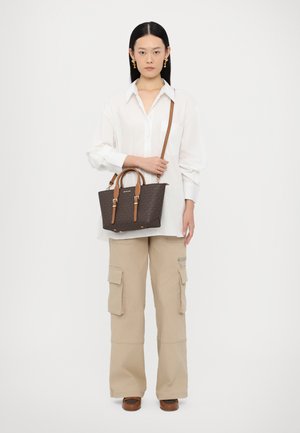 MOORESM SATCHEL - Geantă de mână - brown