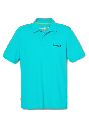 Türkisfarbenes Poloshirt mit kurzen Ärmeln, Kragen, zwei Knöpfen und schwarzem Timberland-Logo auf der linken Brust.