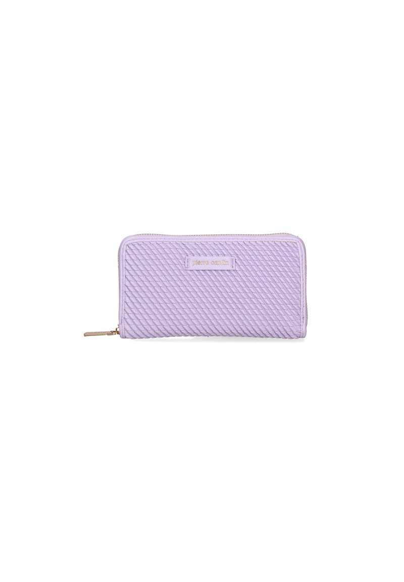 Portafoglio viola trapuntato realizzato in materiale sintetico testurizzato. Presenta una chiusura con zip e una toppa con logo in tono dorato sul fronte.