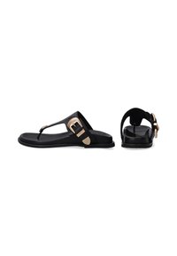 Sorte flip-flops med en thong-design, der har en guld spænde som accent og en flad, struktureret sål. Glat syntetisk materiale hele vejen igennem.