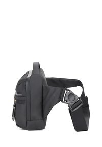 Borsa a tracolla nera di forma rettangolare. Esterno liscio e imbottito realizzato in materiale resistente. Presenta una tracolla regolabile e tasche con cerniera.