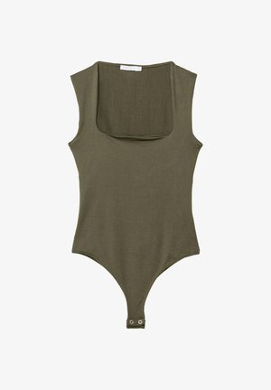 Bezrukávový olivovo zelený overal s hranatým výstrihom a zapínaním na patentné gombíky v rozkroku, rozložený na bielom pozadí.