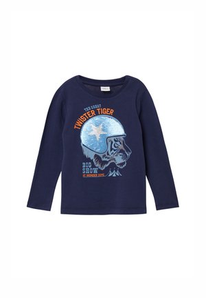 Marineblaues Langarmshirt mit einem Tiger-Motiv, der einen blauen Helm trägt, verziert mit Text in Orange und Hellblau sowie einem runden Ausschnitt.