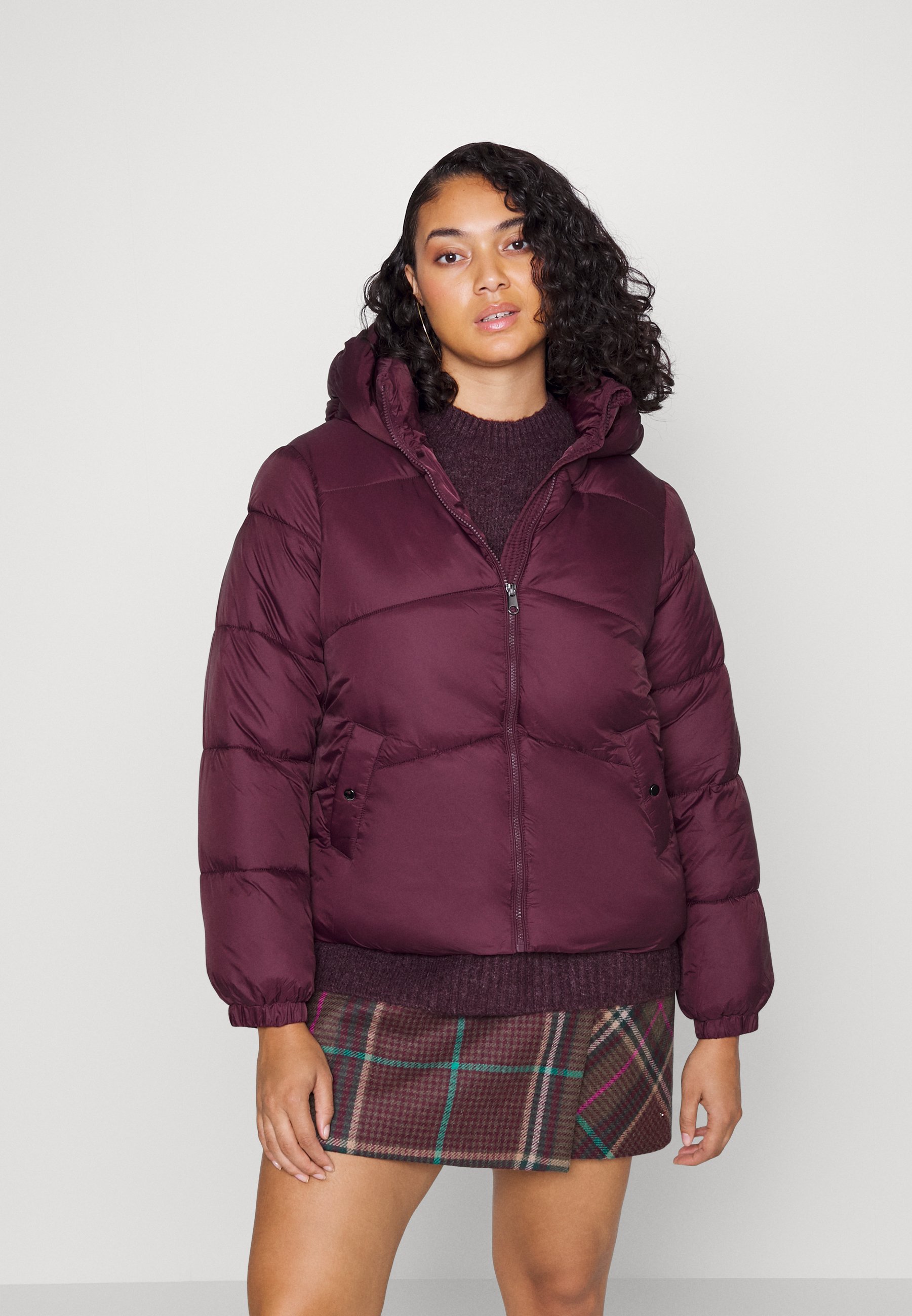 Vero Moda Curve VMUPSALA SHORT JACKET 