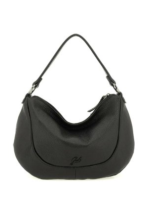 Borsa a spalla in pelle nera con forma curvata, finitura testurizzata, chiusura con zip superiore e manico corto. Presenta un logo discreto sul davanti.