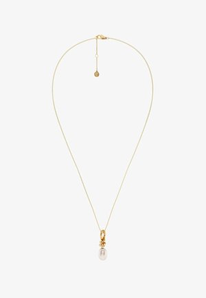 Zlata verižica z teksturiranim vzorcem členov, z enim belim biserom, ki visi s prepletenega kovinskega okrasa.