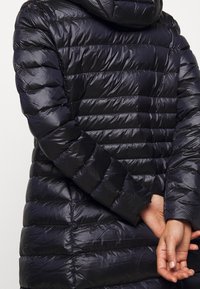 STUDIO ID Dunfrakker - black